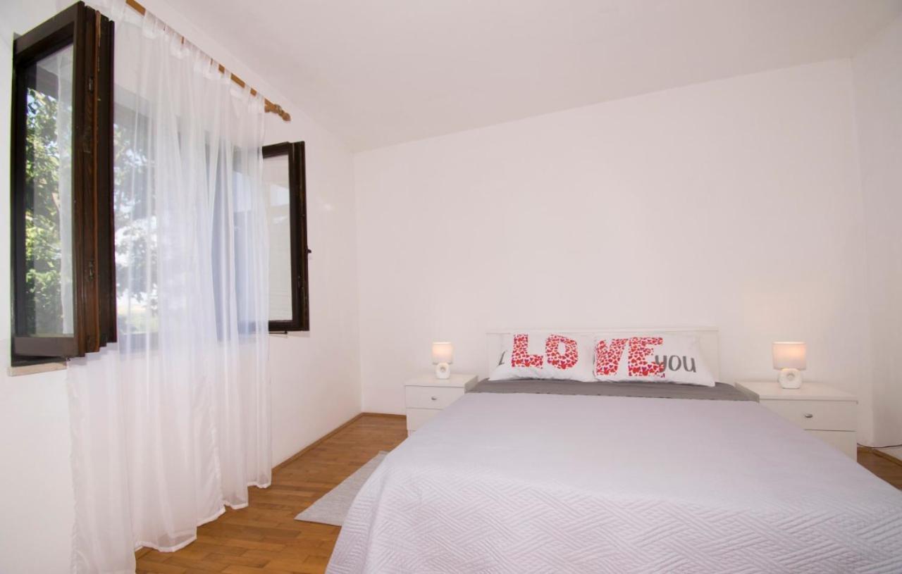 Apartment Maris Banjole